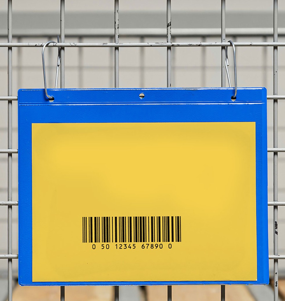 A5 landscape document holder with punched holes - image 4