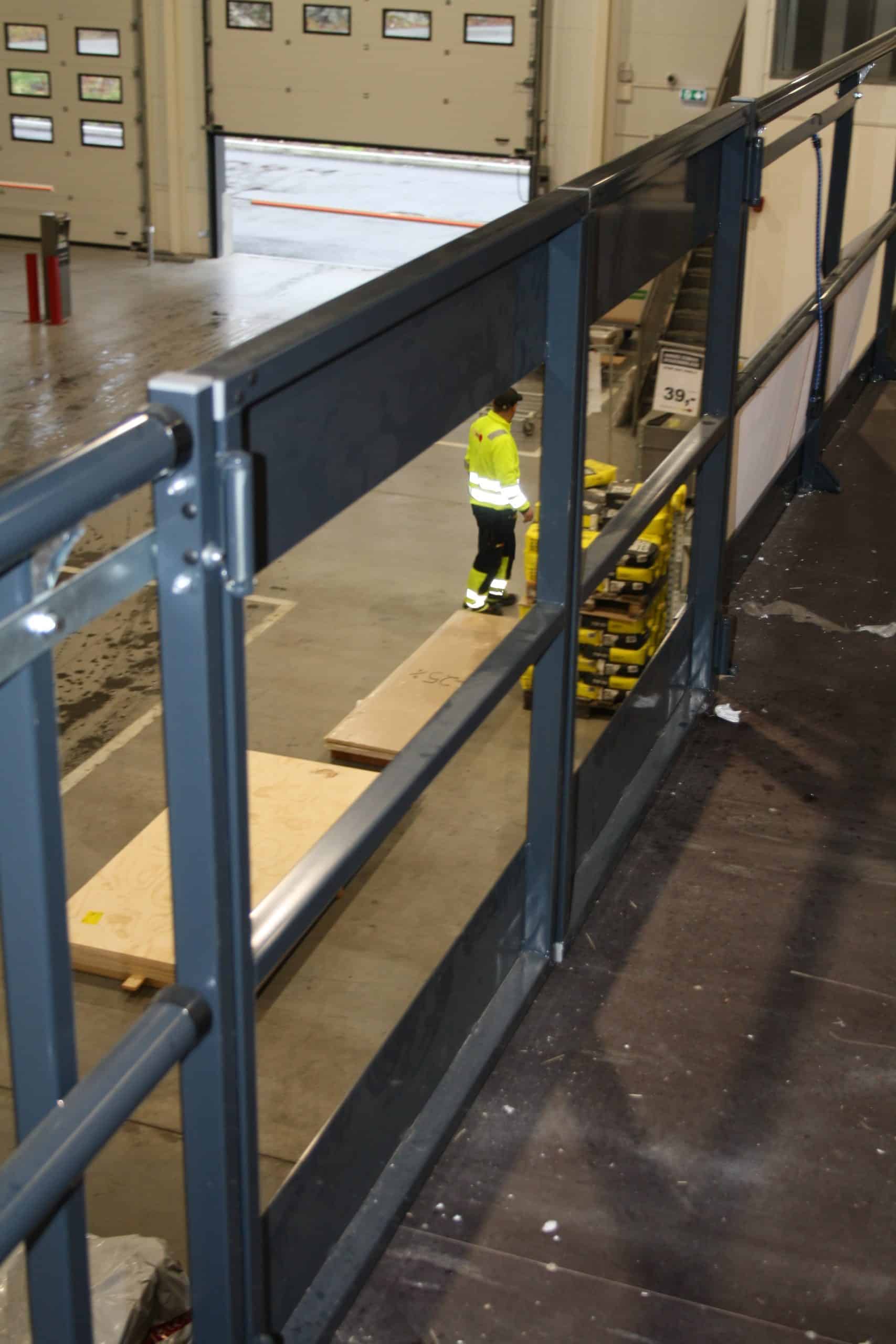 Self-closing pallet door, width 1000 mm - image 3