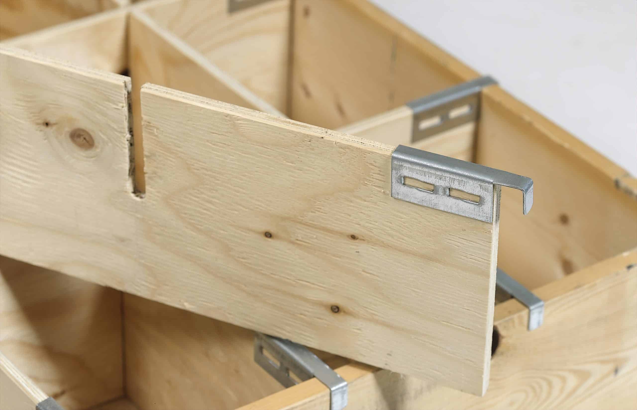 Pallkrageavdelare scaled Shelf frame of wood & dividers gives 8 compartments - image 2